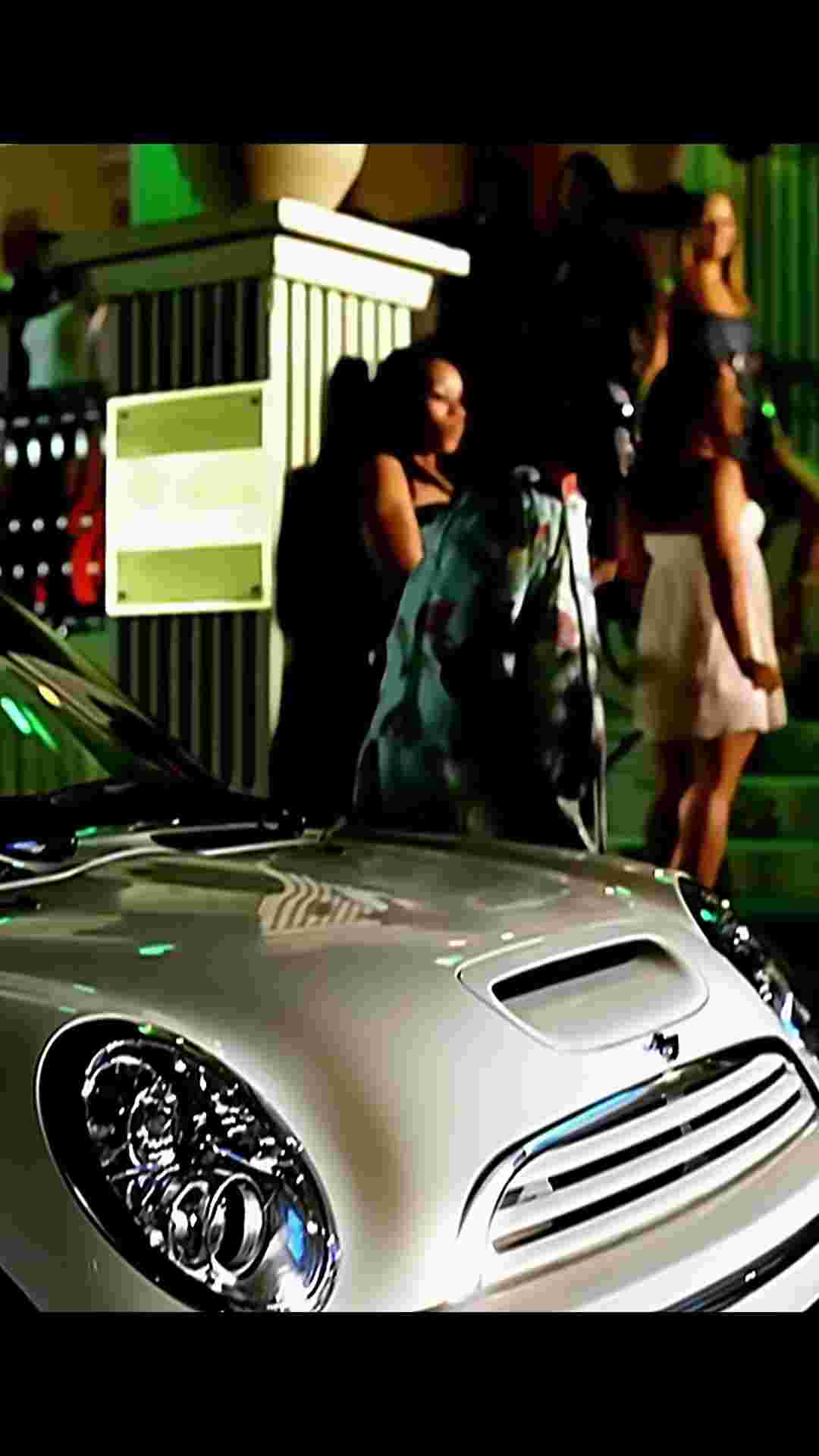 T-Pain ft Akon - I like the bartender, if you looking for me, I'm at the bar with her